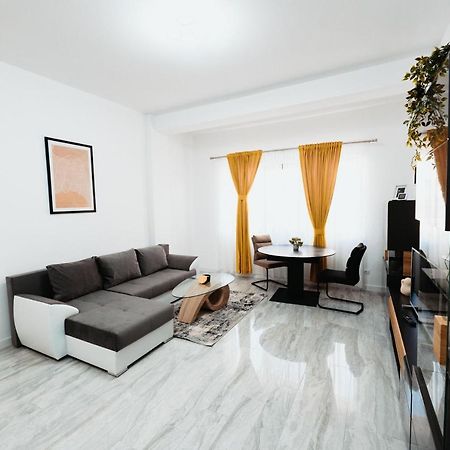 Cozy Aparthotel - Central City Suceava Eksteriør billede