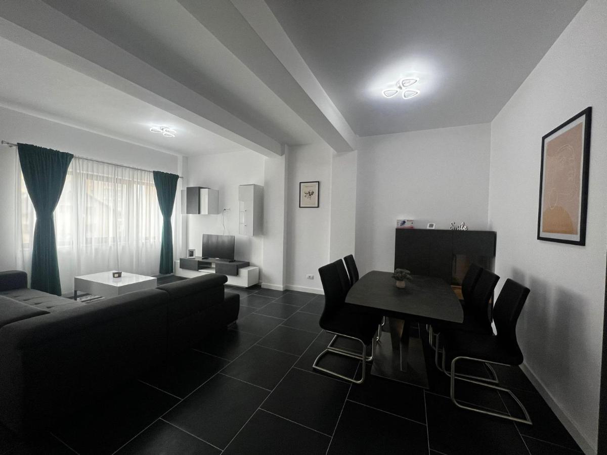 Cozy Aparthotel - Central City Suceava Eksteriør billede