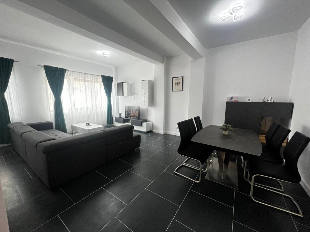 Cozy Aparthotel - Central City Suceava Eksteriør billede