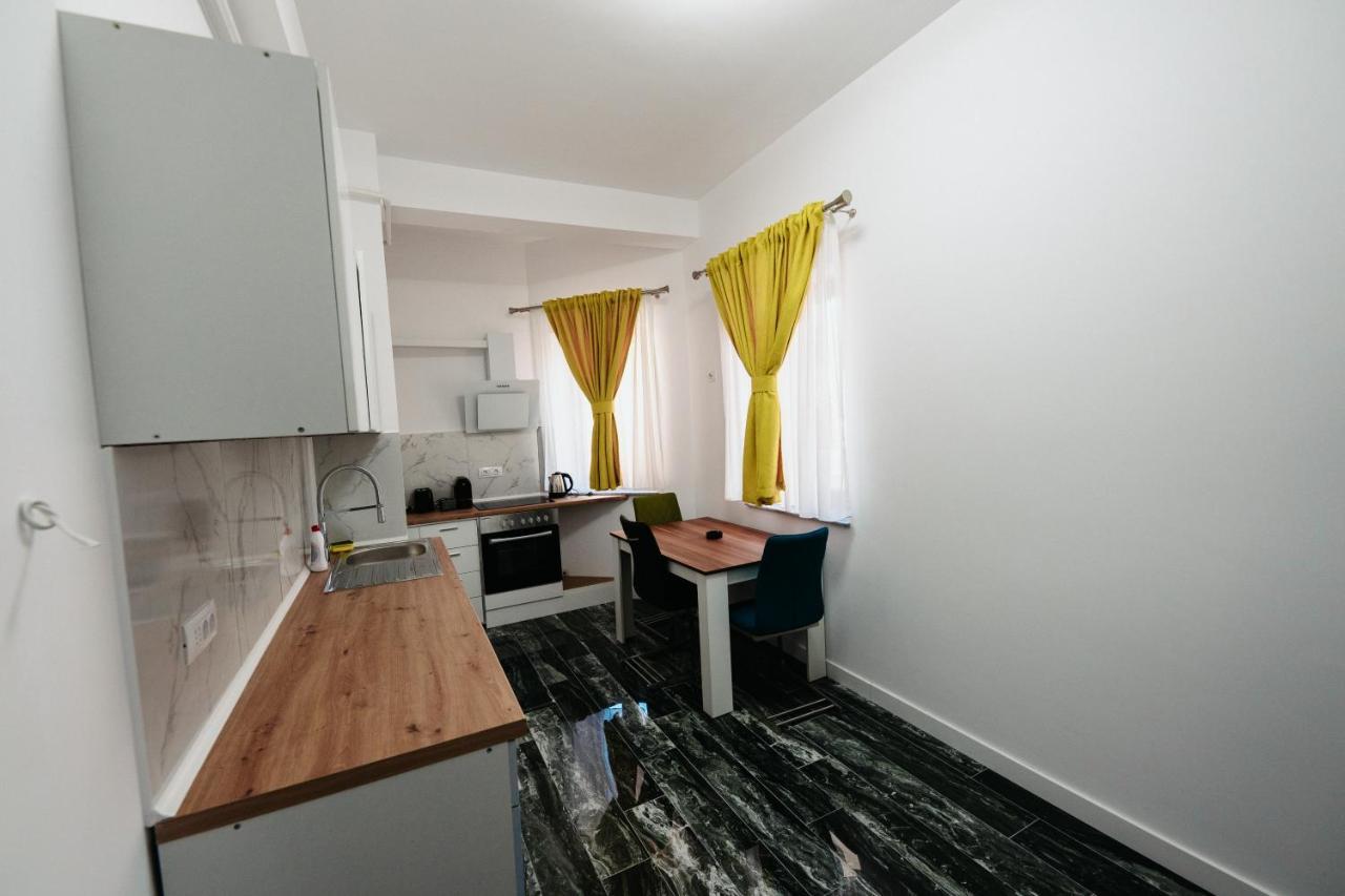Cozy Aparthotel - Central City Suceava Eksteriør billede