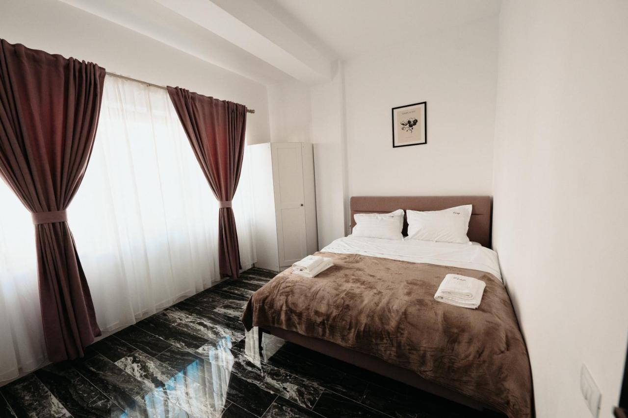 Cozy Aparthotel - Central City Suceava Eksteriør billede