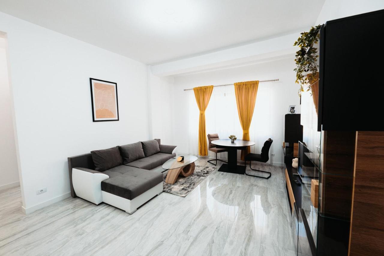 Cozy Aparthotel - Central City Suceava Eksteriør billede