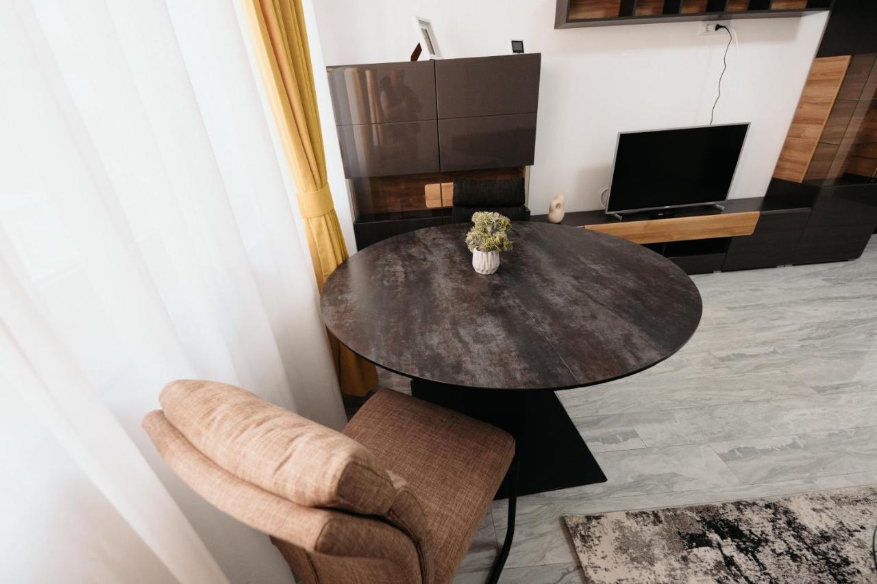 Cozy Aparthotel - Central City Suceava Eksteriør billede