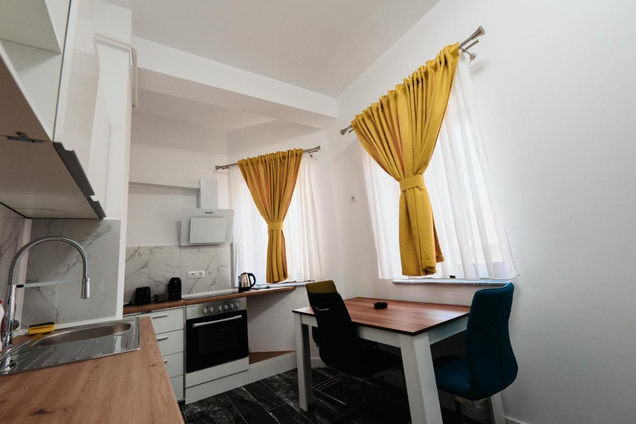 Cozy Aparthotel - Central City Suceava Eksteriør billede