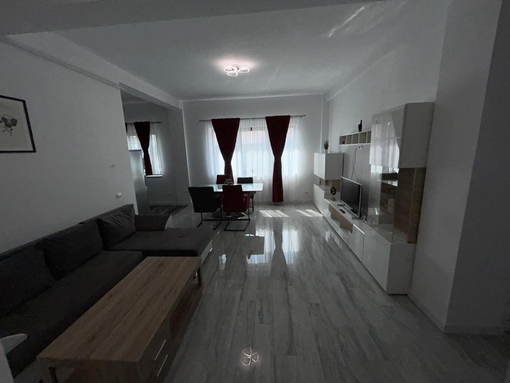 Cozy Aparthotel - Central City Suceava Eksteriør billede